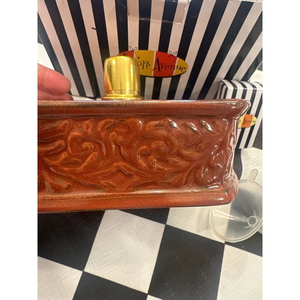 Lampe Avenue Ceramic Fragrance Lamp Terracotta Scroll Embossed NIB Oil